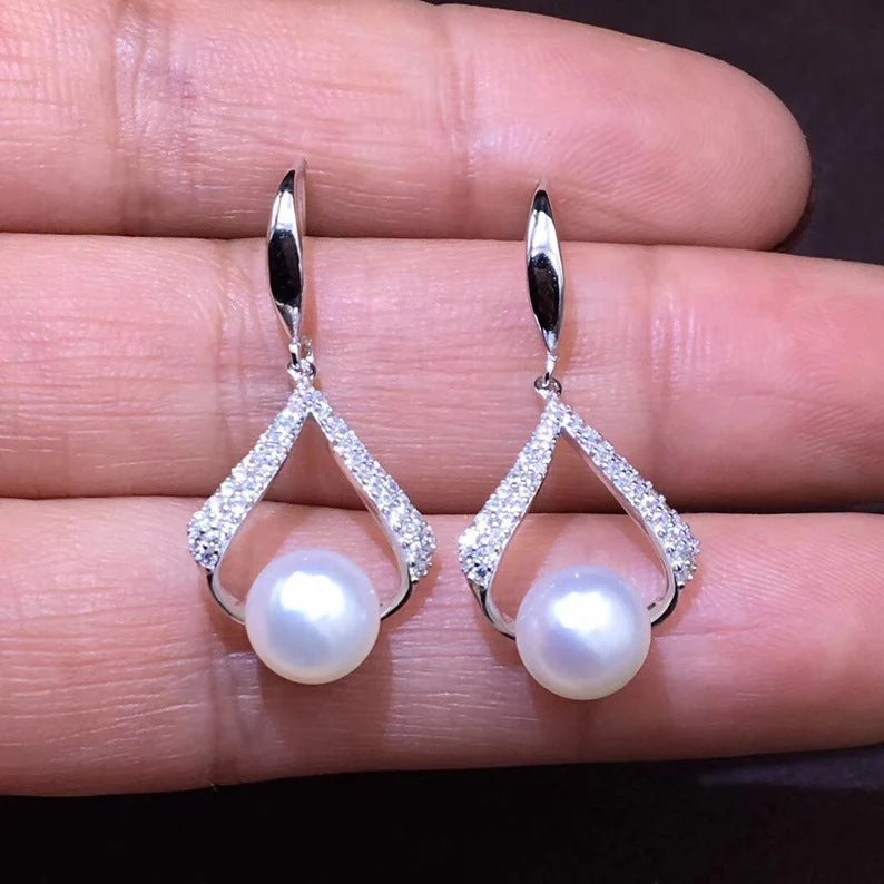 French-Style Pearl Stud Earrings